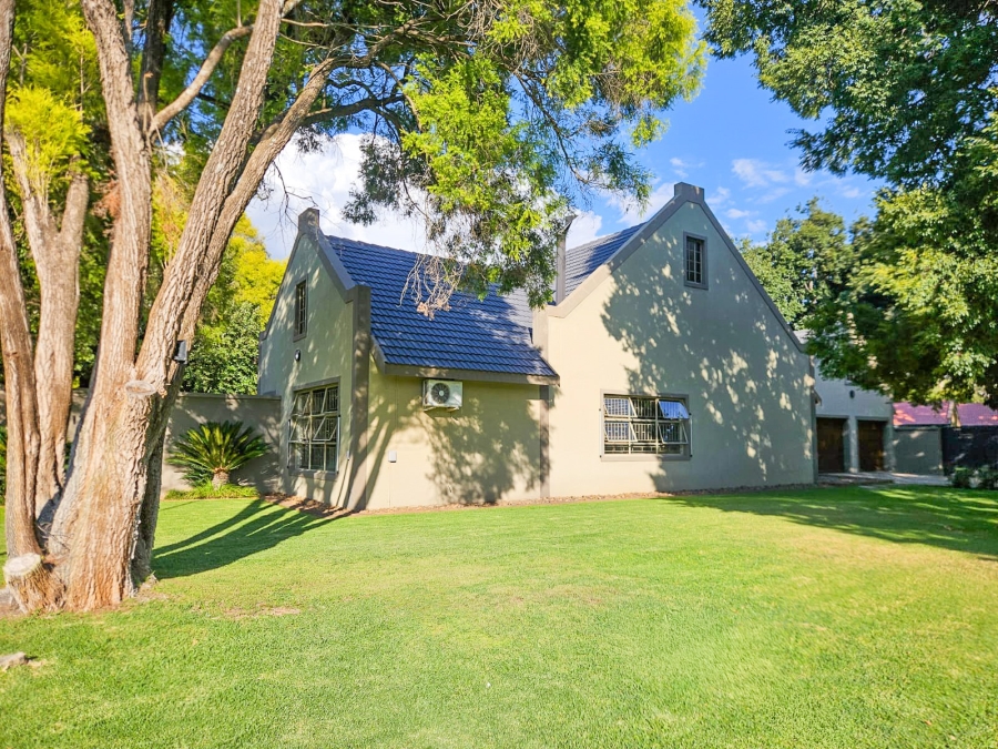 4 Bedroom Property for Sale in Mooivallei Park North West